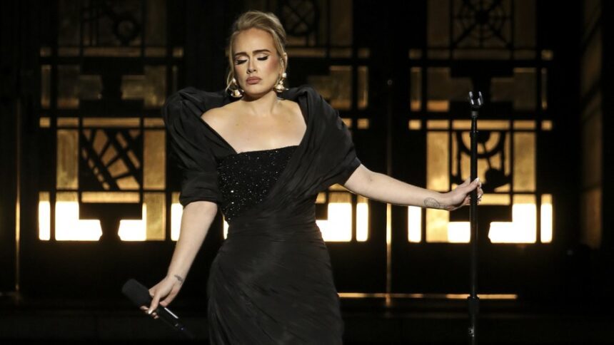 Adele cierra el 2021 con 1 billón de reproducciones de ‘30′ en Spotify