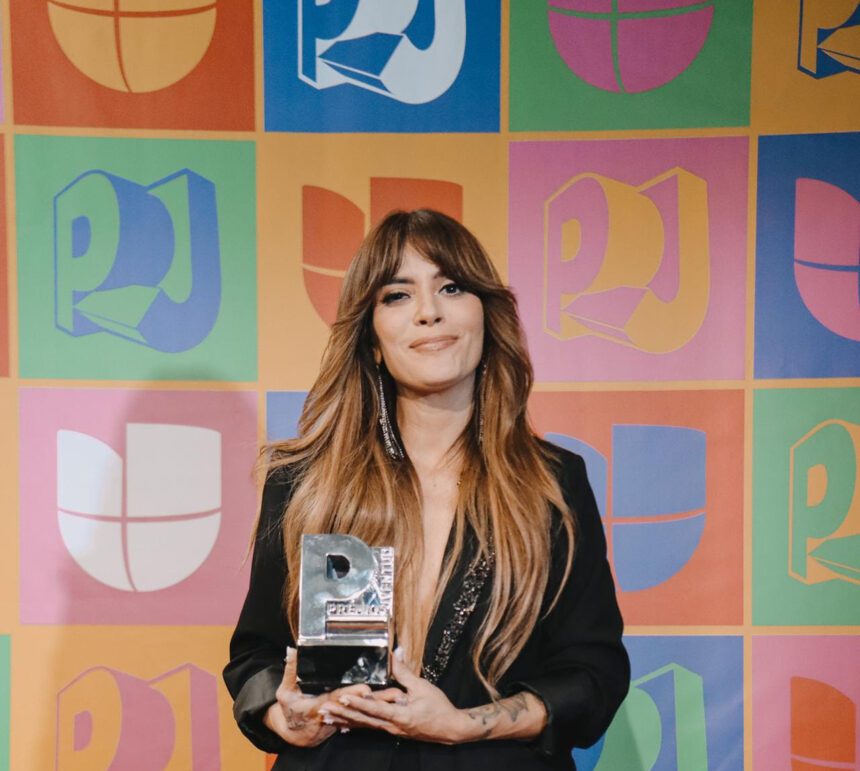 Kany García es reconocida como Agente de Cambio en Premios Juventud